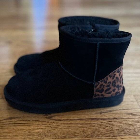 KOOLABURRA BY UGG: YOUTH GIRLS 'KOOLA MINI LEOPARD' SUEDE FASHION BOOTS-SIZE 4 - Picture 3 of 4